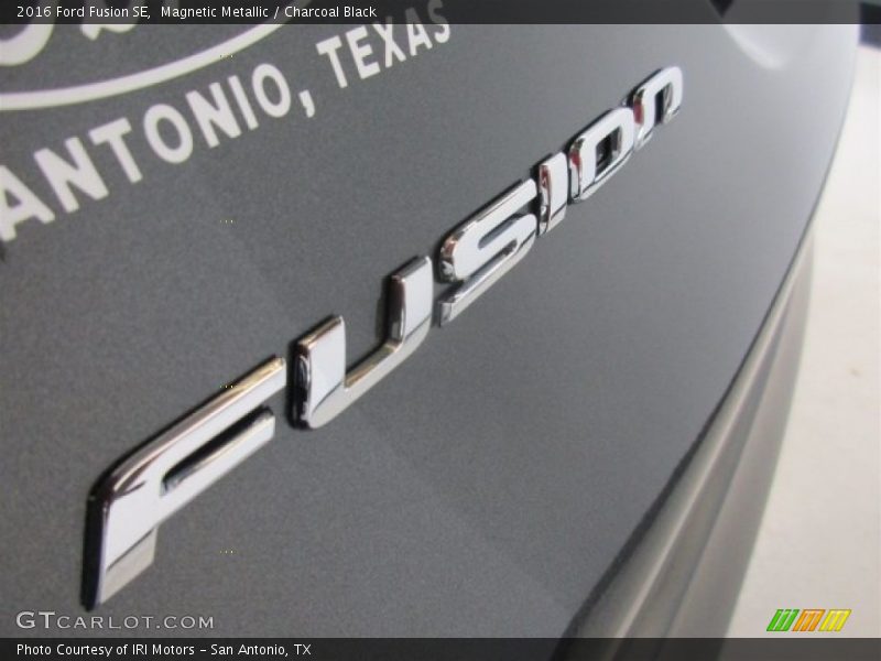 Magnetic Metallic / Charcoal Black 2016 Ford Fusion SE