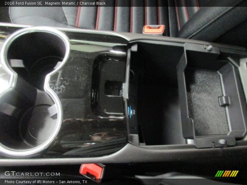Magnetic Metallic / Charcoal Black 2016 Ford Fusion SE