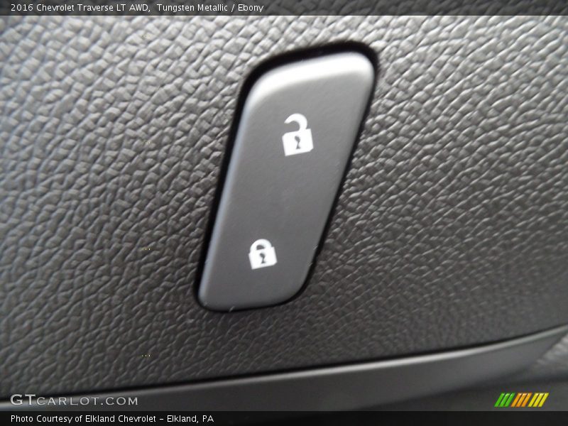 Tungsten Metallic / Ebony 2016 Chevrolet Traverse LT AWD