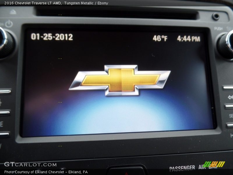 Tungsten Metallic / Ebony 2016 Chevrolet Traverse LT AWD