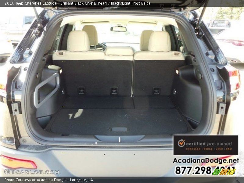 Brilliant Black Crystal Pearl / Black/Light Frost Beige 2016 Jeep Cherokee Latitude