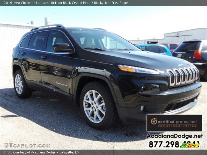 Brilliant Black Crystal Pearl / Black/Light Frost Beige 2016 Jeep Cherokee Latitude
