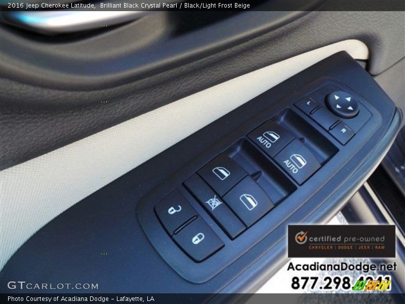 Brilliant Black Crystal Pearl / Black/Light Frost Beige 2016 Jeep Cherokee Latitude