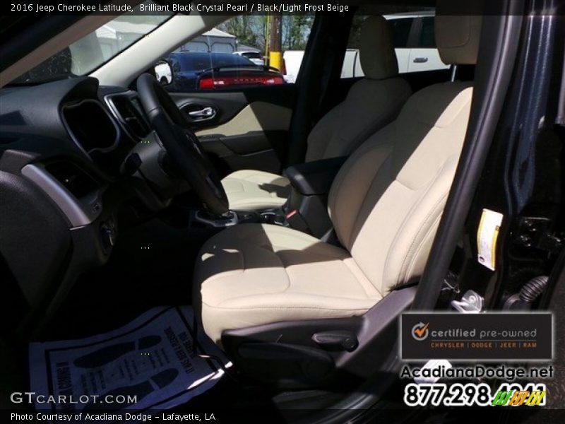 Brilliant Black Crystal Pearl / Black/Light Frost Beige 2016 Jeep Cherokee Latitude