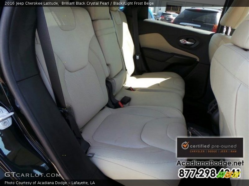 Brilliant Black Crystal Pearl / Black/Light Frost Beige 2016 Jeep Cherokee Latitude