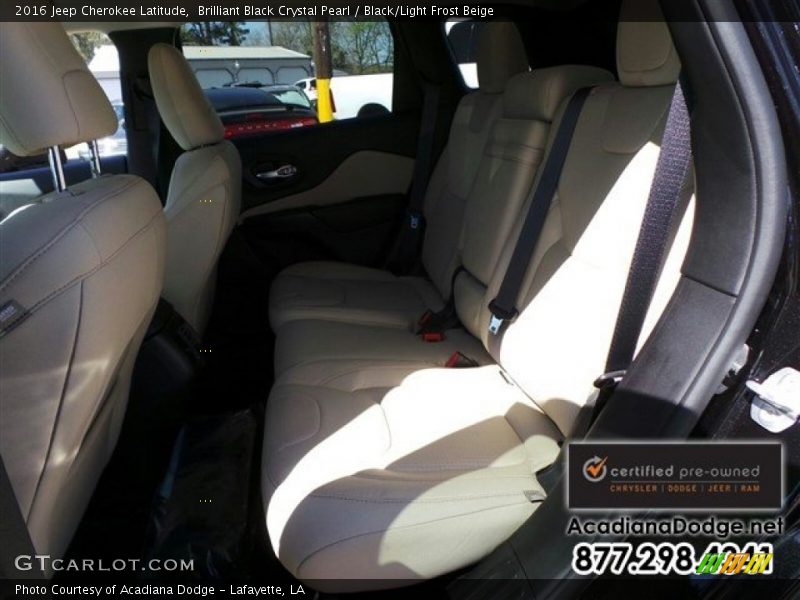 Brilliant Black Crystal Pearl / Black/Light Frost Beige 2016 Jeep Cherokee Latitude