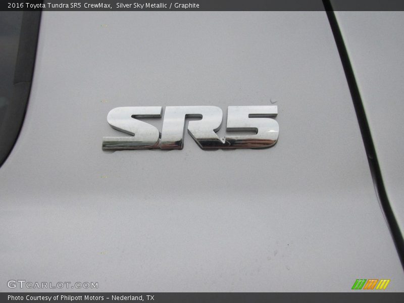 Silver Sky Metallic / Graphite 2016 Toyota Tundra SR5 CrewMax