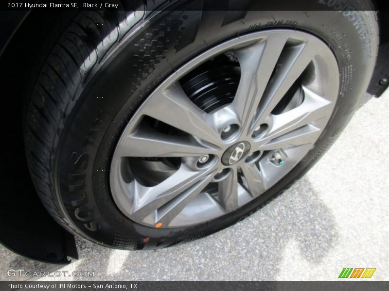Black / Gray 2017 Hyundai Elantra SE