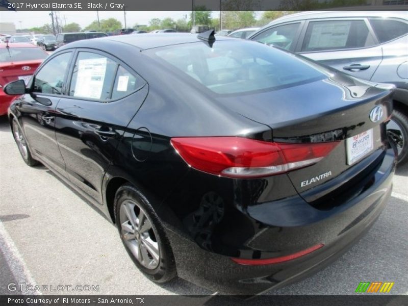 Black / Gray 2017 Hyundai Elantra SE