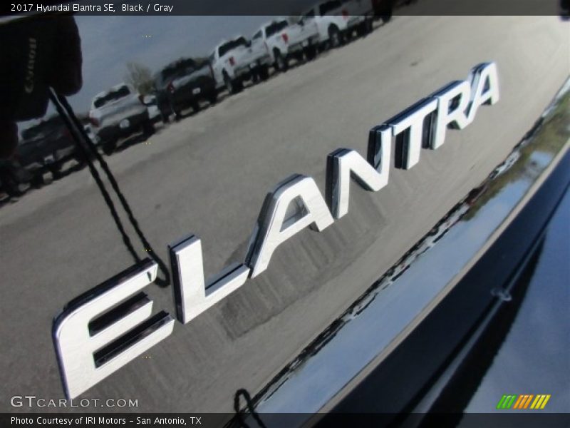 Black / Gray 2017 Hyundai Elantra SE