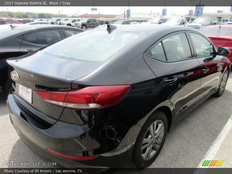 Black / Gray 2017 Hyundai Elantra SE