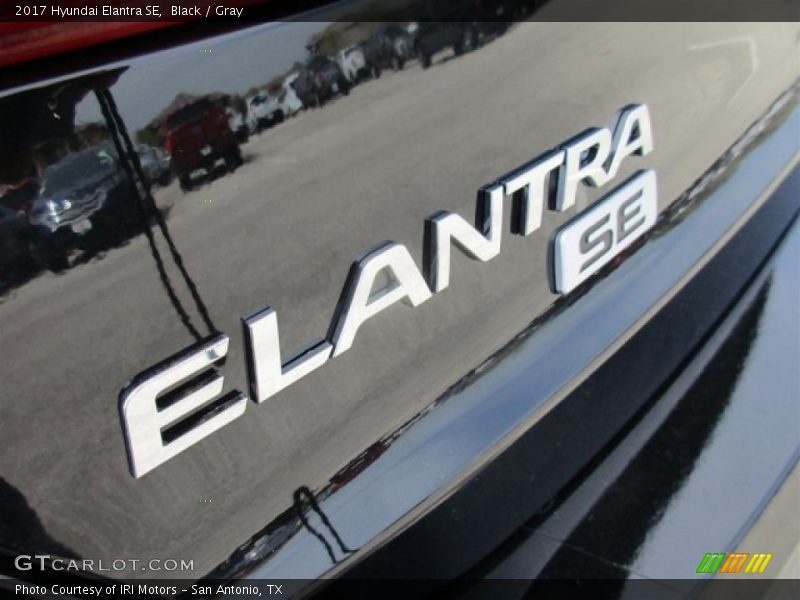 Black / Gray 2017 Hyundai Elantra SE