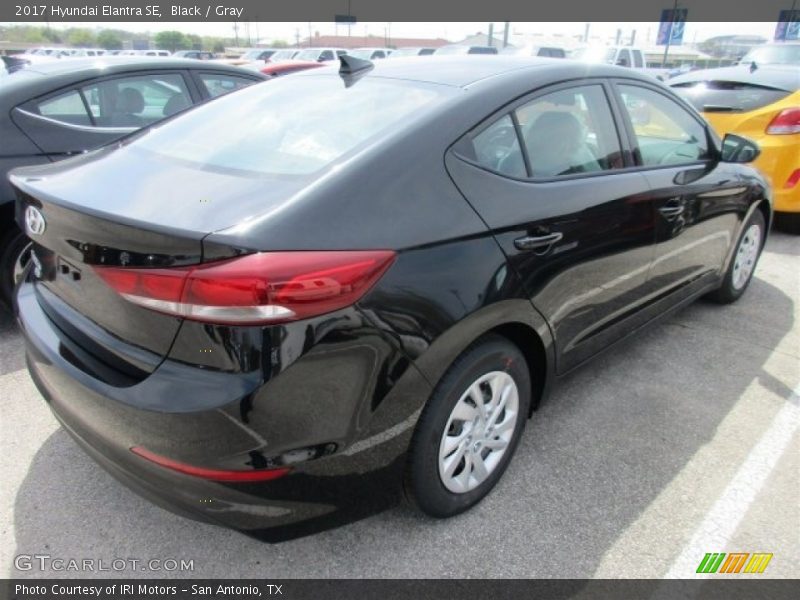 Black / Gray 2017 Hyundai Elantra SE