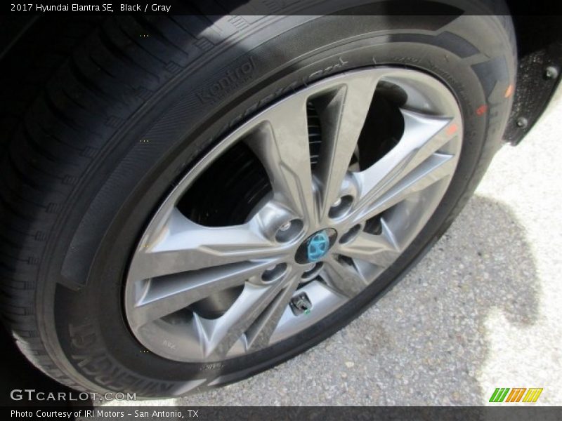Black / Gray 2017 Hyundai Elantra SE