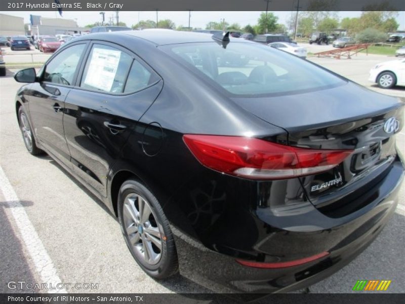 Black / Gray 2017 Hyundai Elantra SE