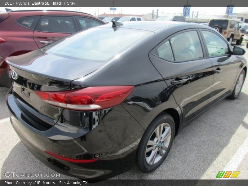 Black / Gray 2017 Hyundai Elantra SE