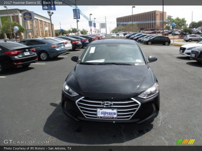 Black / Beige 2017 Hyundai Elantra SE
