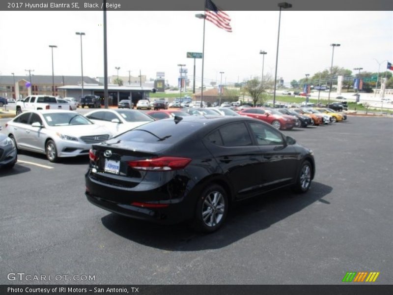 Black / Beige 2017 Hyundai Elantra SE