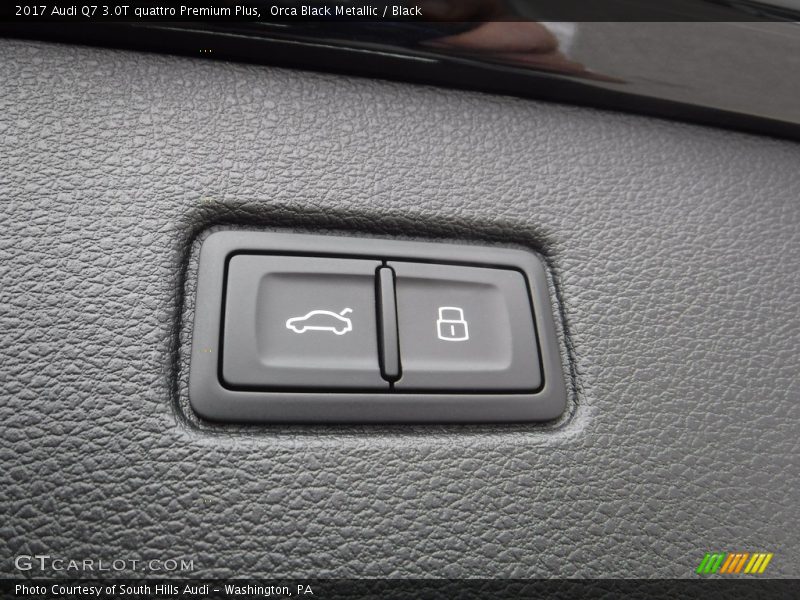 Orca Black Metallic / Black 2017 Audi Q7 3.0T quattro Premium Plus