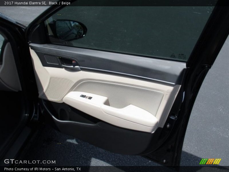 Black / Beige 2017 Hyundai Elantra SE
