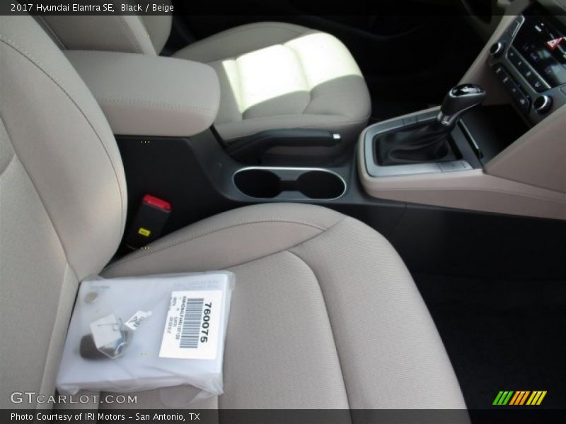 Black / Beige 2017 Hyundai Elantra SE