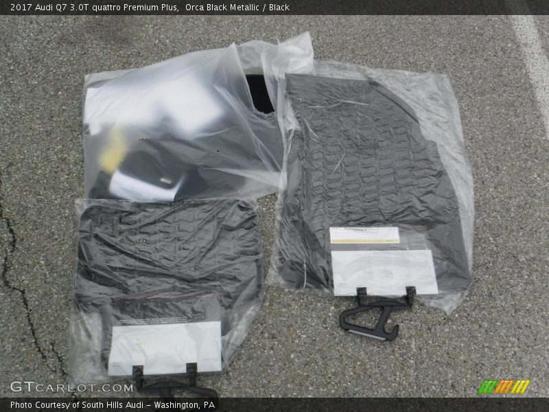 Orca Black Metallic / Black 2017 Audi Q7 3.0T quattro Premium Plus