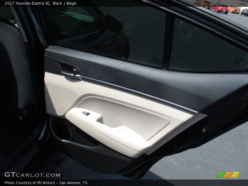 Black / Beige 2017 Hyundai Elantra SE