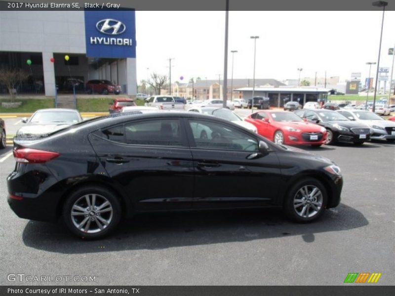 Black / Gray 2017 Hyundai Elantra SE