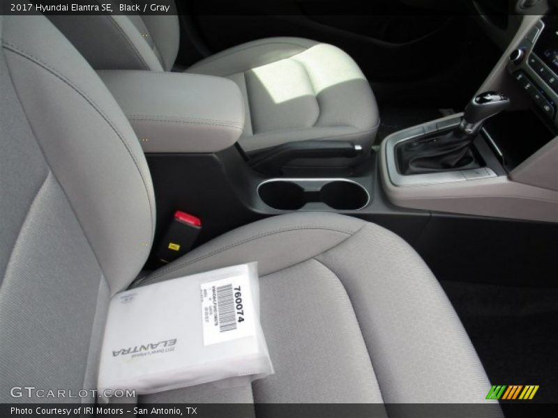 Black / Gray 2017 Hyundai Elantra SE