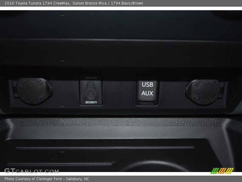 Sunset Bronze Mica / 1794 Black/Brown 2016 Toyota Tundra 1794 CrewMax