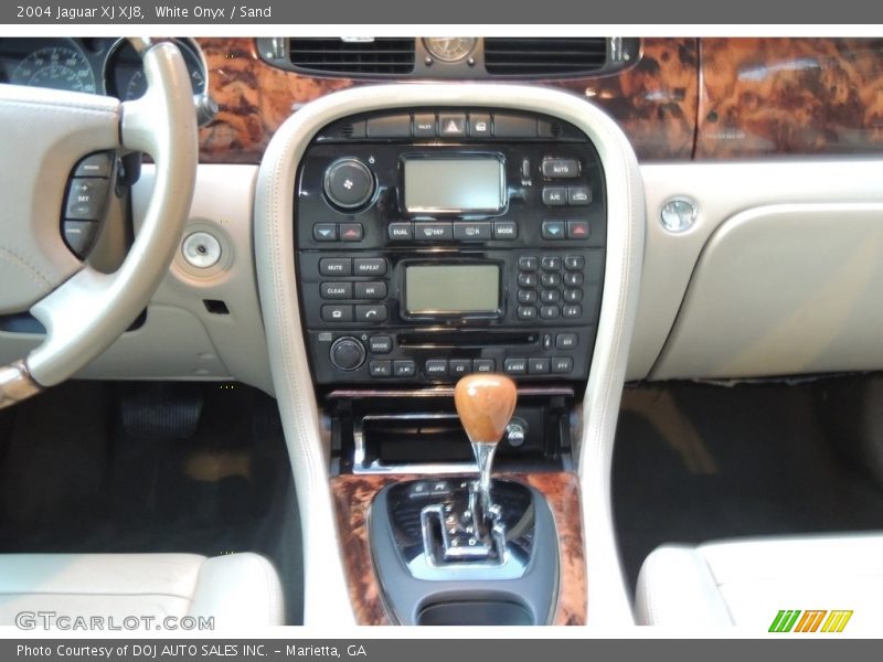 White Onyx / Sand 2004 Jaguar XJ XJ8