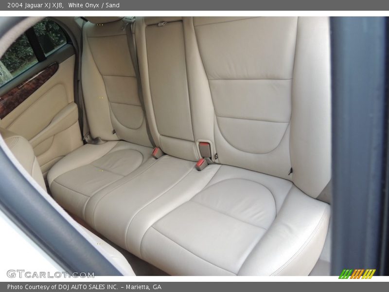 White Onyx / Sand 2004 Jaguar XJ XJ8