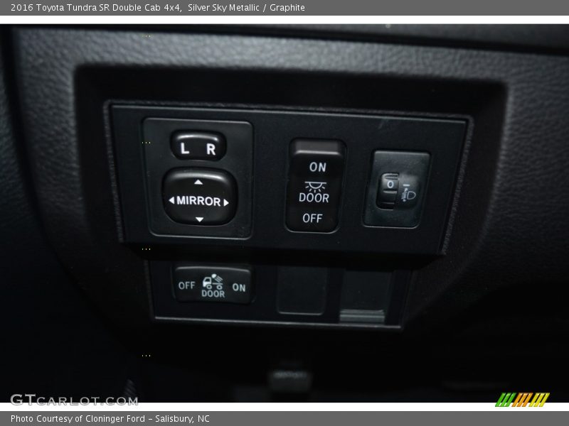 Silver Sky Metallic / Graphite 2016 Toyota Tundra SR Double Cab 4x4