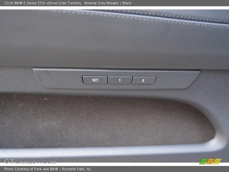 Mineral Grey Metallic / Black 2016 BMW 5 Series 550i xDrive Gran Turismo