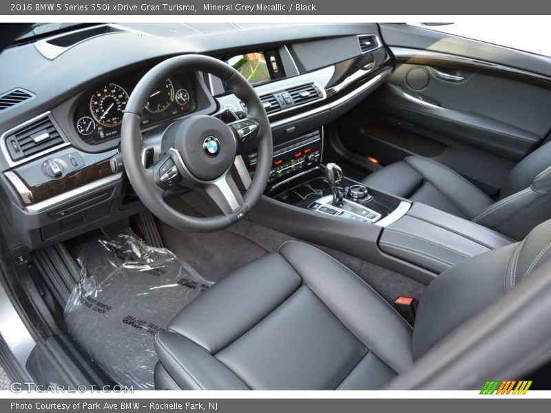 Mineral Grey Metallic / Black 2016 BMW 5 Series 550i xDrive Gran Turismo