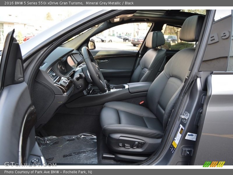 Mineral Grey Metallic / Black 2016 BMW 5 Series 550i xDrive Gran Turismo