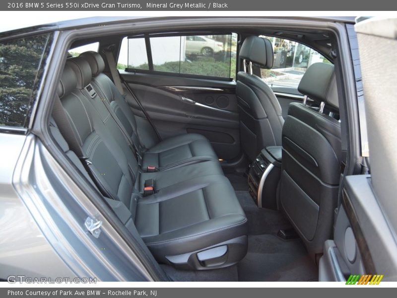 Mineral Grey Metallic / Black 2016 BMW 5 Series 550i xDrive Gran Turismo