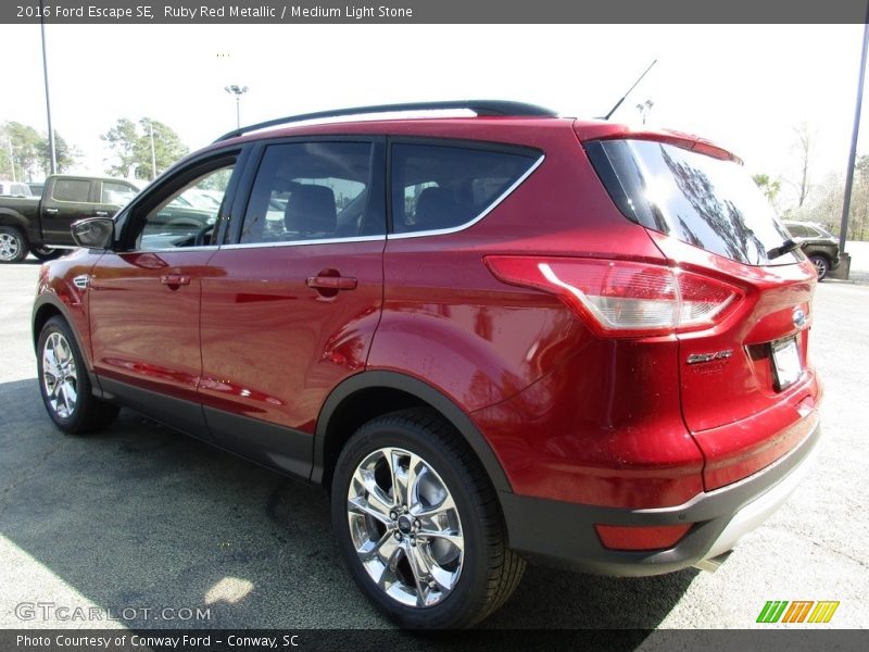 Ruby Red Metallic / Medium Light Stone 2016 Ford Escape SE