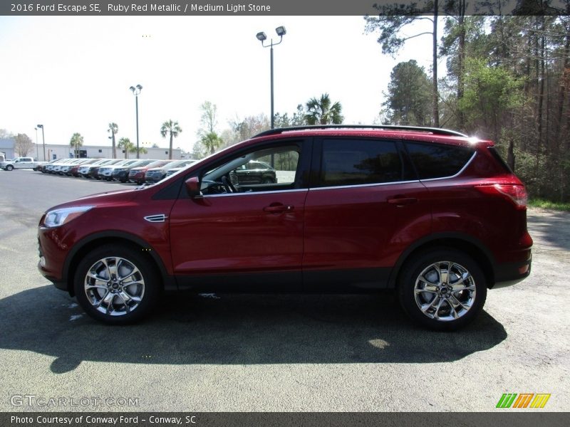 Ruby Red Metallic / Medium Light Stone 2016 Ford Escape SE