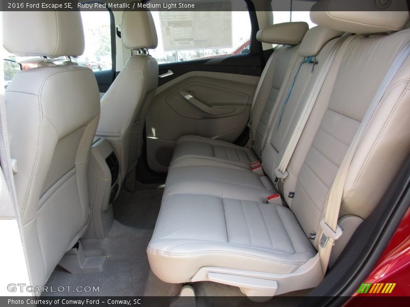 Ruby Red Metallic / Medium Light Stone 2016 Ford Escape SE