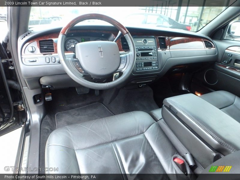 Black / Black 2009 Lincoln Town Car Signature Limited