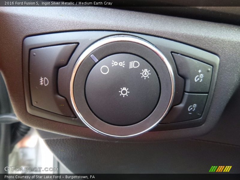Ingot Silver Metallic / Medium Earth Gray 2016 Ford Fusion S