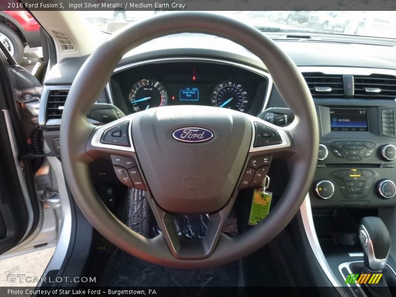 Ingot Silver Metallic / Medium Earth Gray 2016 Ford Fusion S