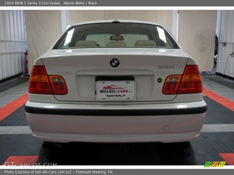Alpine White / Black 2004 BMW 3 Series 330xi Sedan
