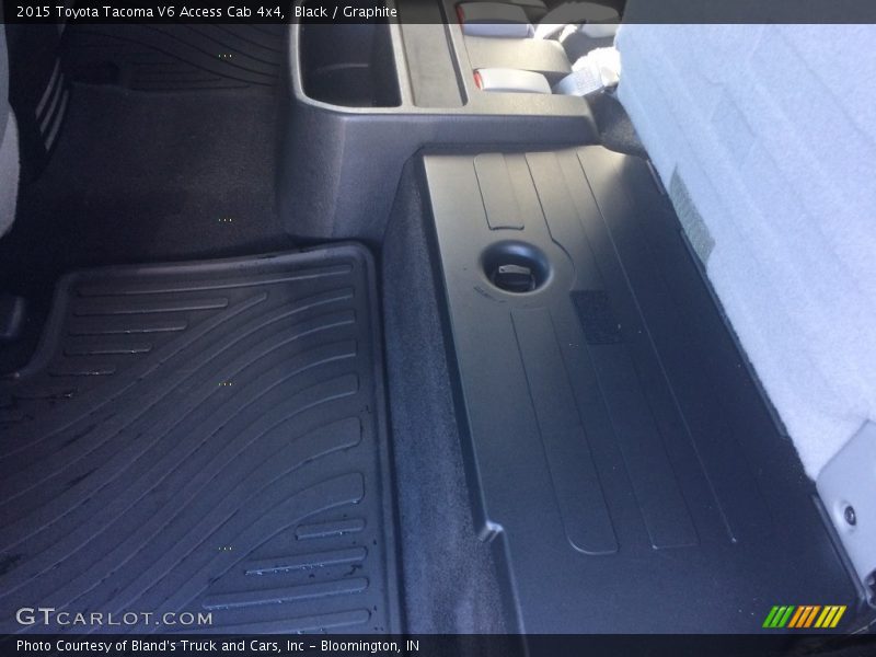 Black / Graphite 2015 Toyota Tacoma V6 Access Cab 4x4