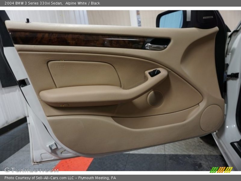 Alpine White / Black 2004 BMW 3 Series 330xi Sedan