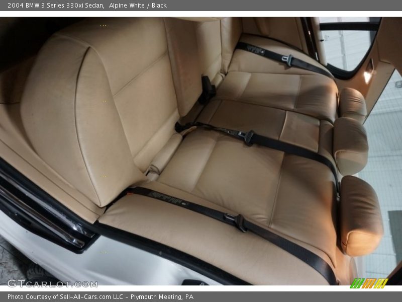 Alpine White / Black 2004 BMW 3 Series 330xi Sedan