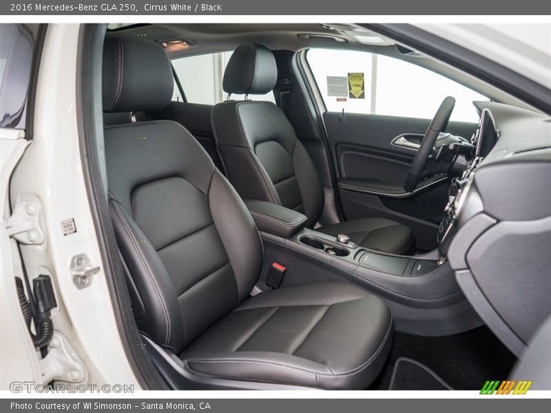 Cirrus White / Black 2016 Mercedes-Benz GLA 250