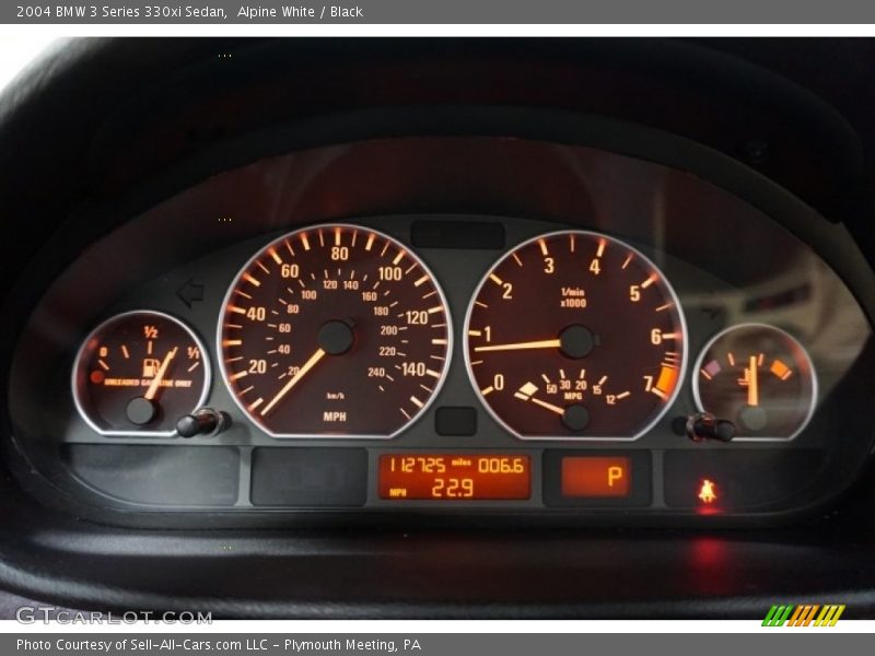 Alpine White / Black 2004 BMW 3 Series 330xi Sedan
