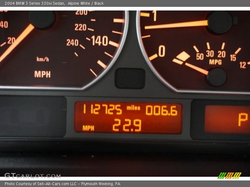 Alpine White / Black 2004 BMW 3 Series 330xi Sedan